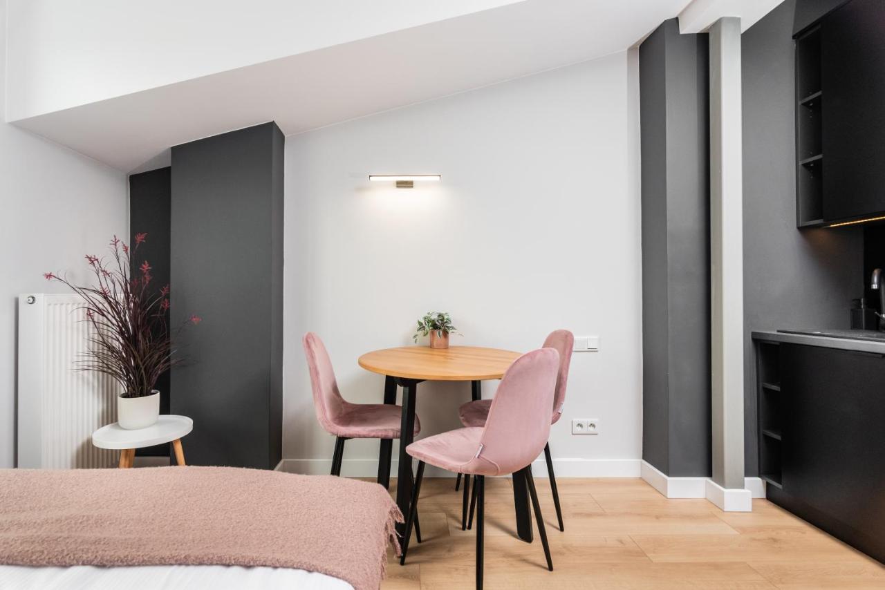 Smart Apartments - Old Town & Main Train Station - By Upstairs Krakau Exterior foto
